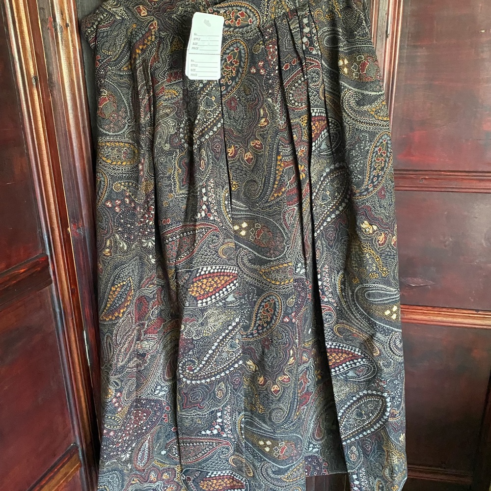 Nordstrom elegant mid length skirt